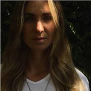 Arquitecta por la ETSAC con experiencia adicional en la docencia ofrezco clases de dibujo e historia del arte a adolescentes y adultos de forma online con posibilidad de presencialidad en casos que así lo requieran.